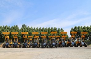 <font color='#FF0000'>華亞重工930型裝載機(jī)交機(jī)儀式圓滿成功！</font>